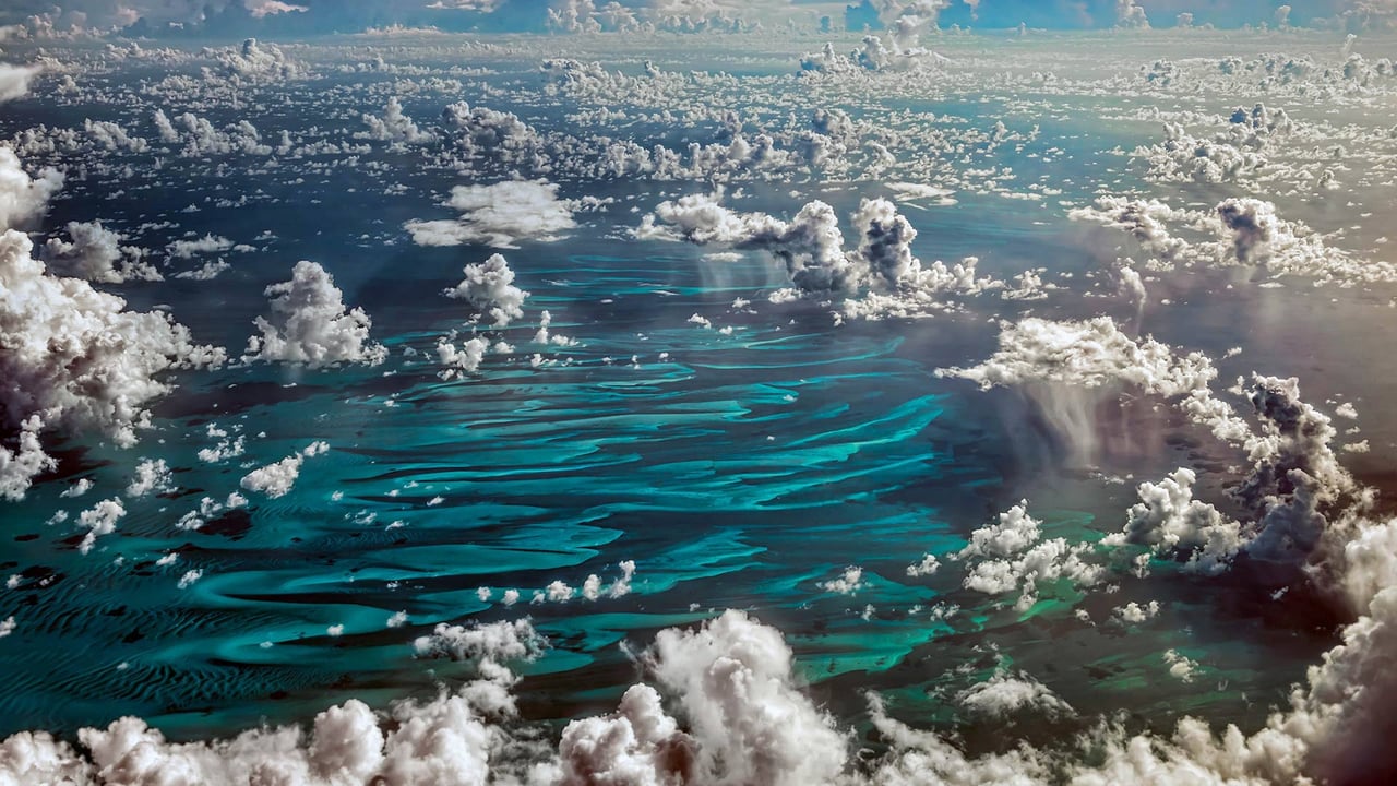 ｢海上の積雲｣カリブ海地域 (© F. M. Kearney/plainpicture)