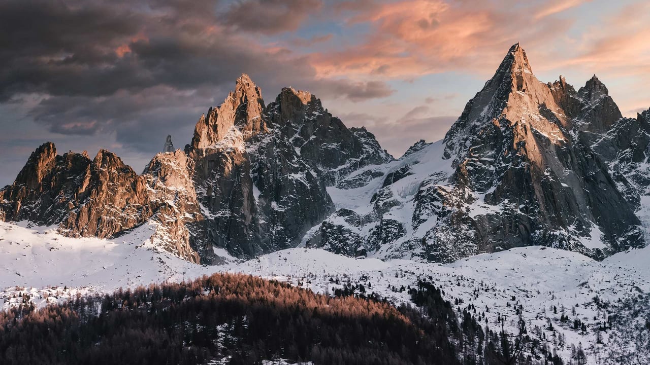 Vallée de Chamonix, Haute-Savoie, France (© Charlie Pics/Getty Images)