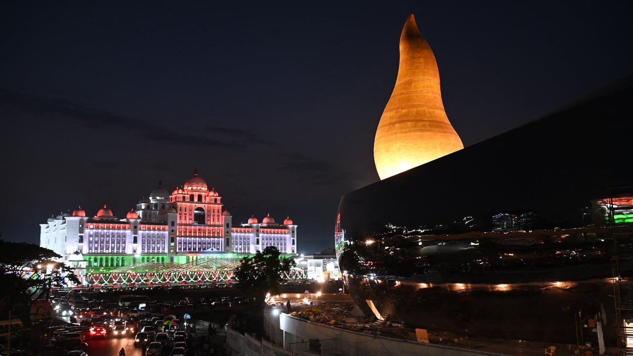 Telangana Secretariat, Hyderabad, Telangana (© NOAH SEELAM/Contributor/Getty Images)