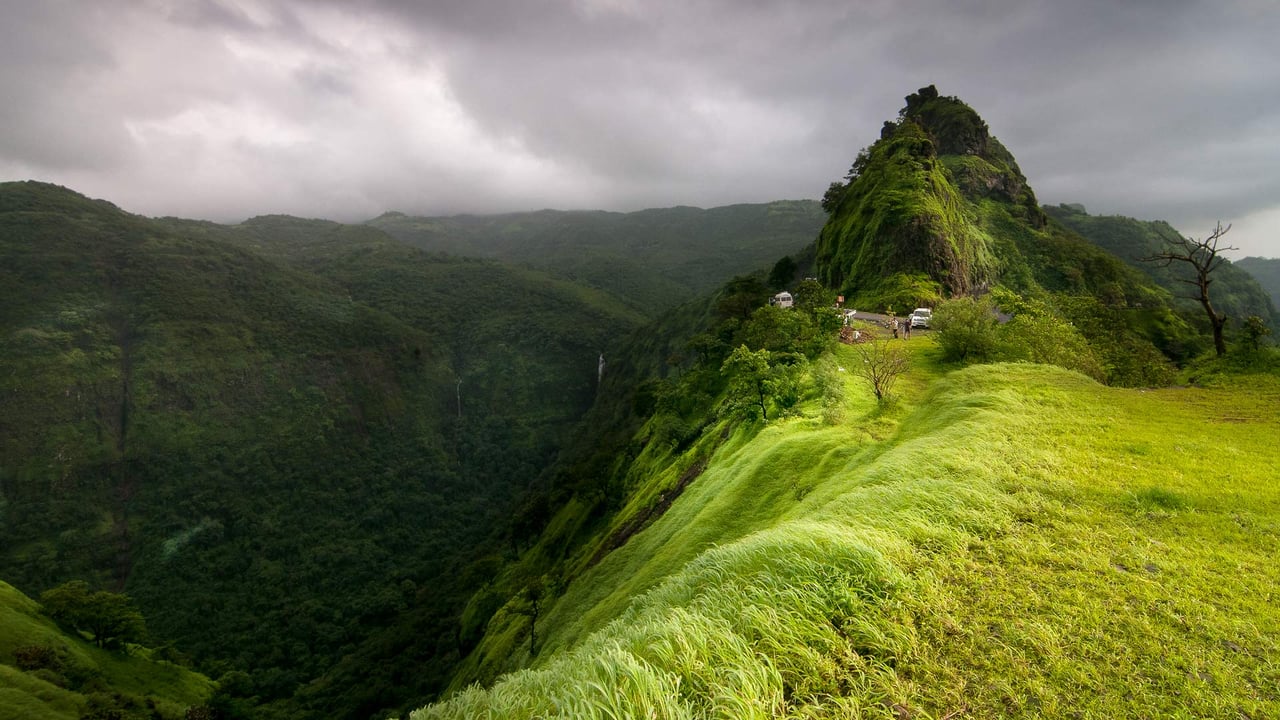 Lush green landscape of Varandha Ghat,Bhor,Maharashtra, India. (© AmitRane1975/Getty Images)