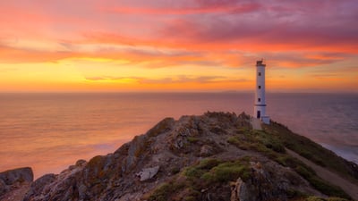 Bing wallpaper July 24, 2025. Faro en Vigo, Galicia, España (© Adrian Abelleira Rodriguez/iStock/Getty Images Plus)