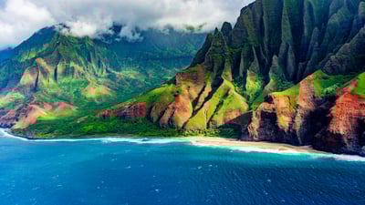 Bing wallpaper July 30, 2025. Plage de Kalalau sur la côte Nā Pali, Kauai, Hawaï, États-Unis (© Russ Bishop/DanitaDelimont.com)