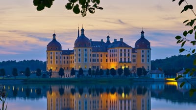 Bing wallpaper May 2, 2025. Schloss Moritzburg bei Dresden, Sachsen (© Hans-Peter Szyszka/Huber/eStock Photo)
