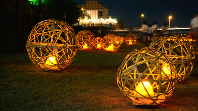 Bing wallpaper July 6, 2025. 鴨川河川敷に灯る風鈴灯, 京都市 (© Kaoru Hayashi/Getty Images)